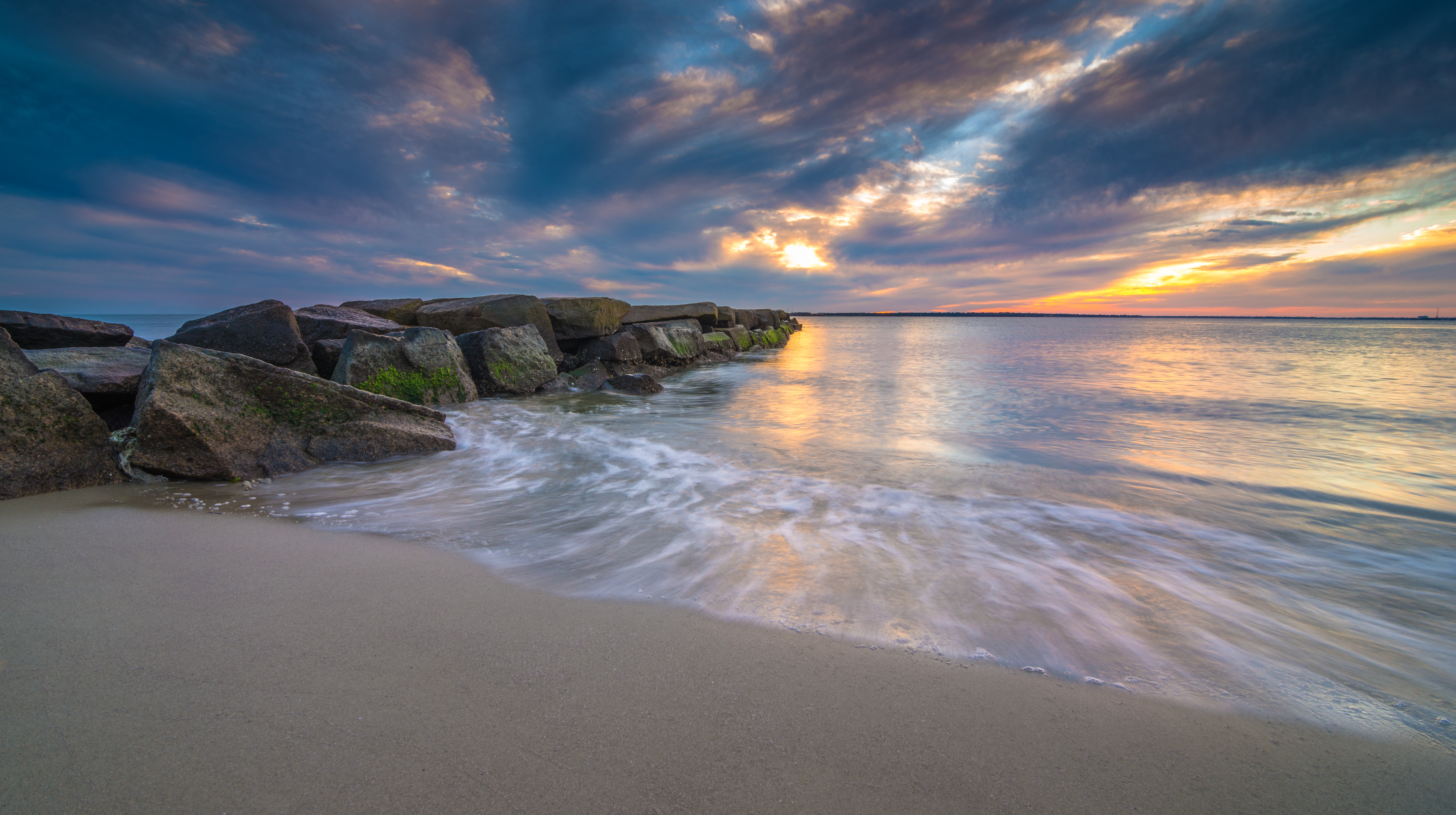 Ebb and Flow (Alistair Nicol/flickr.com)
