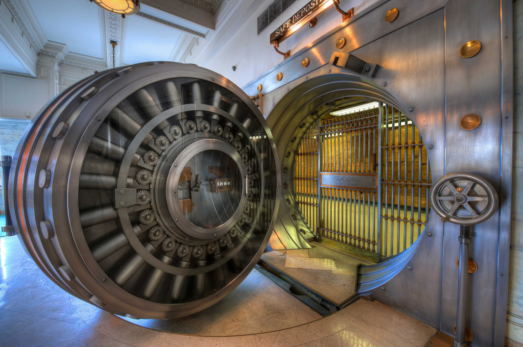 Vintage Bank Vault (Brook Ward/flickr.com)