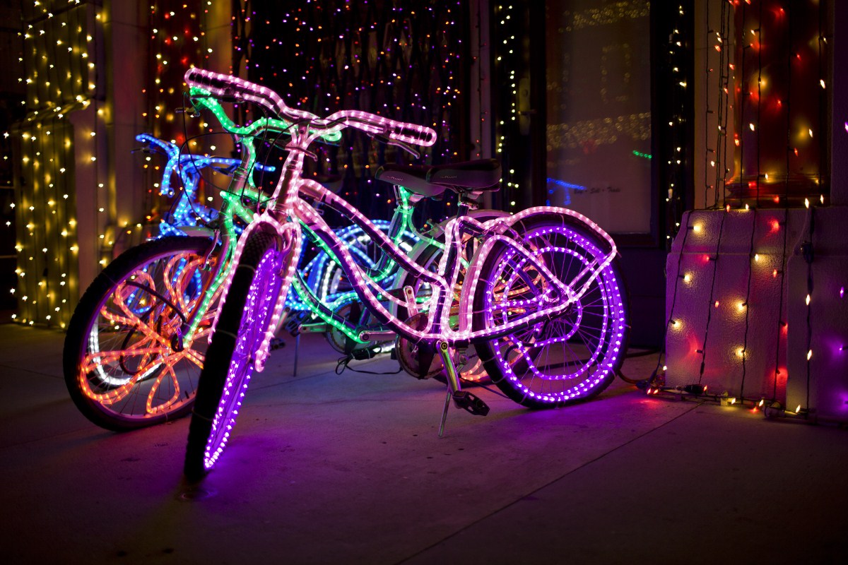 Soon, my pretties... The Osborne Family Spectacle of Dancing Lights, Disney Hollywood Studios (Hector Parayuelos/flickr.com)