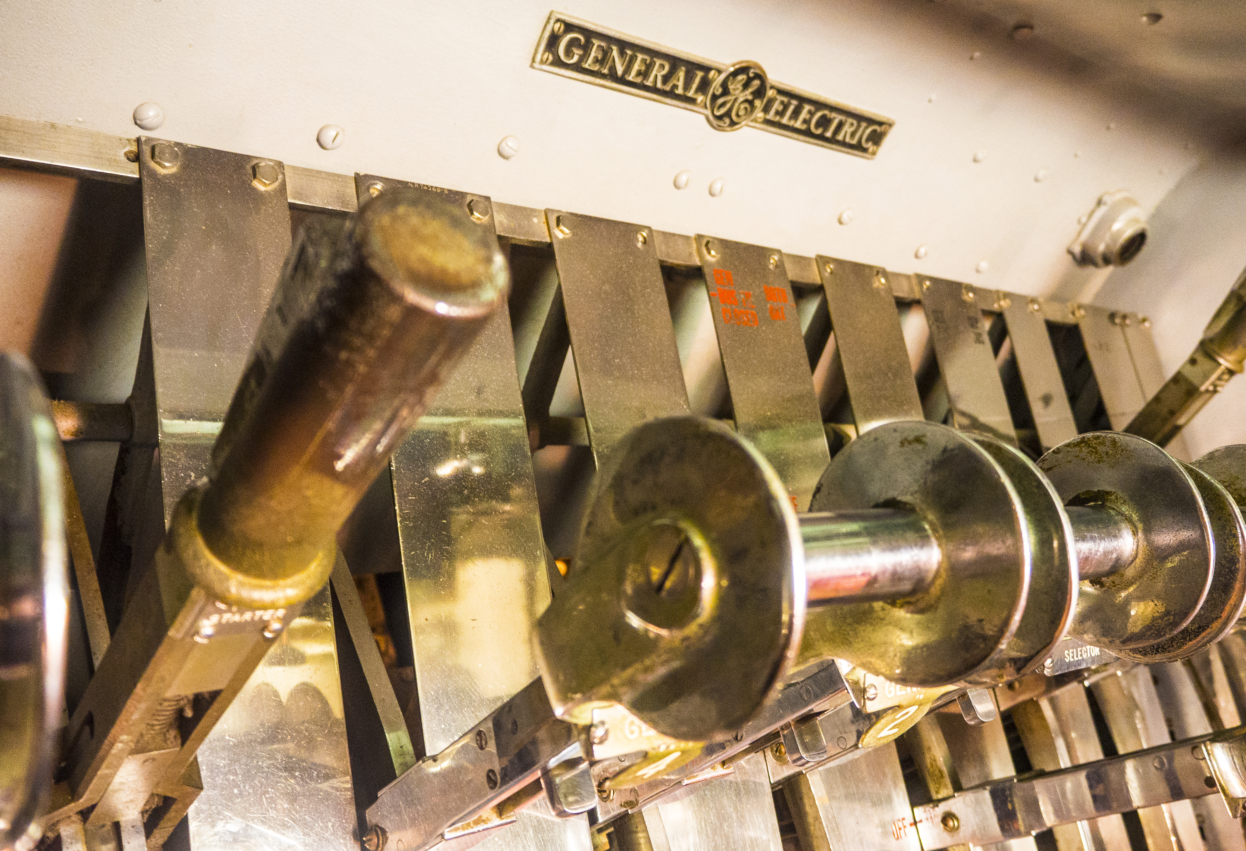 USS Bowfin diving plane control levers